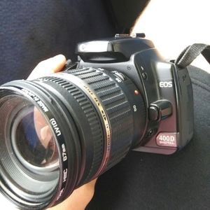 Dslr Camera with Lens and Charge (No Cable though)